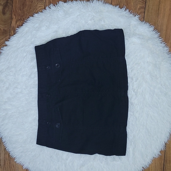 Miley Cyrus & Max Azria mini skirt - Picture 2 of 7